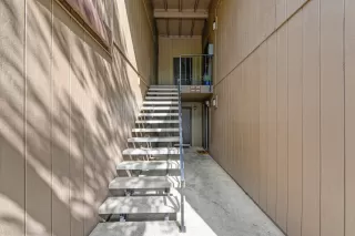 Photo #6: 224023519 Listing