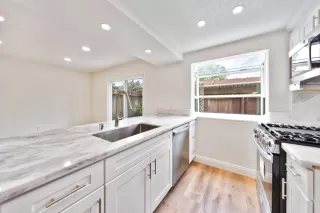 Photo #5: 224023894 Listing 