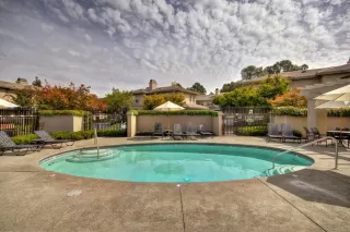 Photo #2: 224024809 Listing