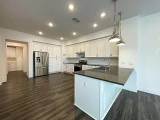 Photo #3: 224024974 Listing 