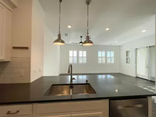 Photo #5: 224024974 Listing 