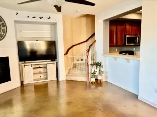 Photo #5: 224025100 Listing