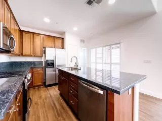 Photo #2: 224025317 Listing