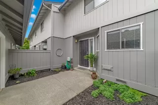 Photo #1: 224025588 Listing 