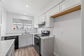 Photo #4: 224026018 Listing