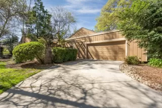 Photo #1: 224026410 Listing 