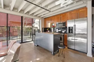 Photo #5: 224026712 Listing