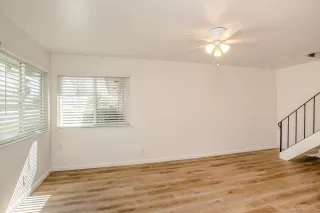 Photo #2: 224027044 Listing