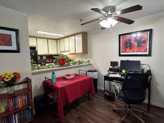 Photo #4: 224027266 Listing