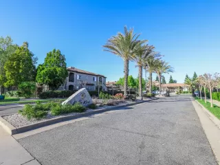 Photo #4: 224027305 Listing