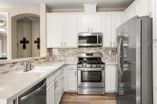 Photo #3: 224027388 Listing