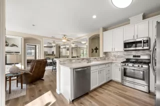 Photo #5: 224027388 Listing