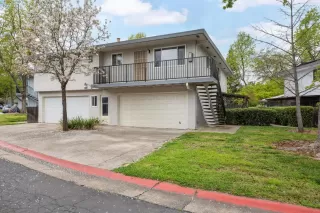 Photo #4: 224027627 Listing