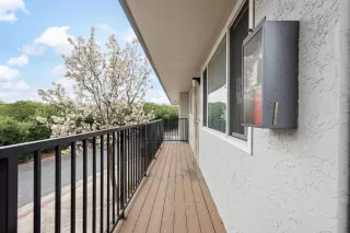 Photo #5: 224027627 Listing