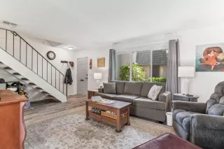 Photo #1: 224027672 Listing 