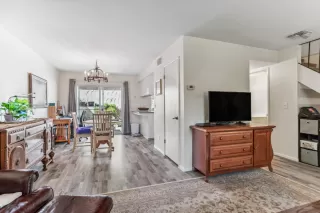 Photo #2: 224027672 Listing 