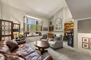 Photo #3: 224027769 Listing