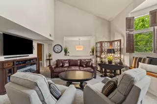 Photo #5: 224027769 Listing