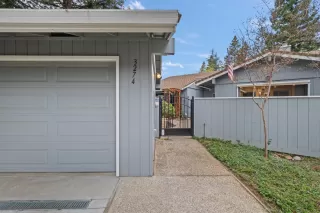 Photo #2: 224028555 Listing