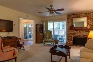 Photo #4: 224029551 Listing 