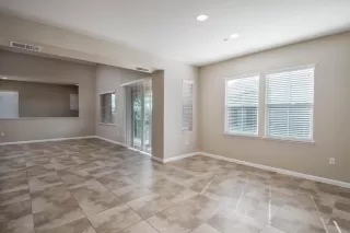 Photo #2: 224029604 Listing 