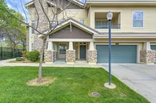 Photo #2: 224029652 Listing