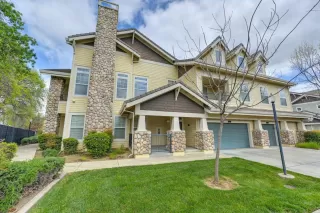 Photo #4: 224029652 Listing