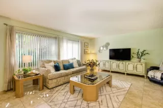 Photo #5: 224030094 Listing