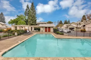 Photo #1: 224030414 Listing