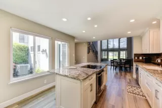 Photo #3: 224030555 Listing 