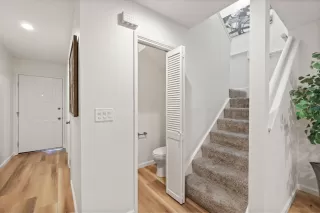 Photo #4: 224030609 Listing 