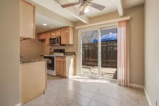 Photo #5: 224030778 Listing