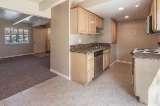 Photo #6: 224030778 Listing