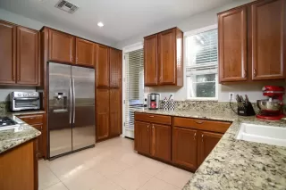 Photo #3: 224031258 Listing