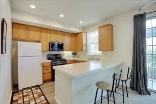 Photo #4: 224031443 Listing 