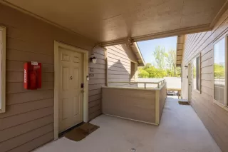 Photo #2: 224032383 Listing