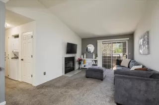 Photo #4: 224032383 Listing