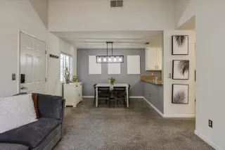 Photo #5: 224032383 Listing