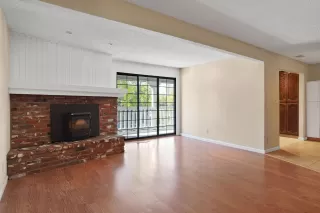 Photo #3: 224032386 Listing