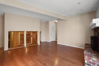 Photo #5: 224032386 Listing