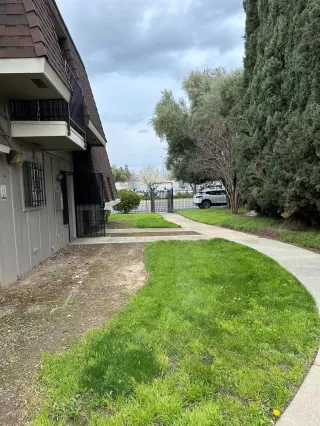 Photo #2: 224032628 Listing