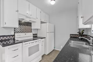 Photo #2: 224032687 Listing