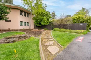 More Details about MLS # 224032834 : 5911 NEWMAN CT #4