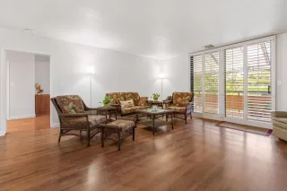 Photo #5: 224032941 Listing 