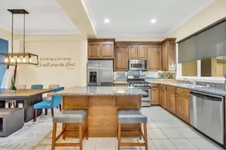 Photo #5: 224033148 Listing