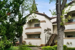 Photo #2: 224033337 Listing