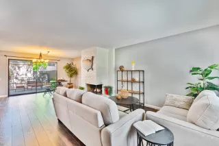 Photo #4: 224033462 Listing