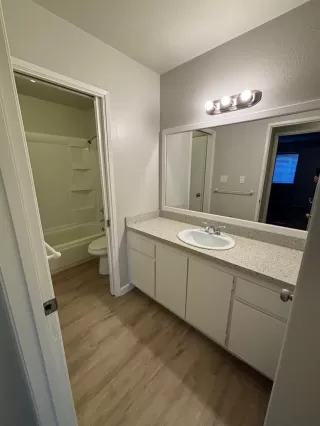 Photo #4: 224034111 Listing