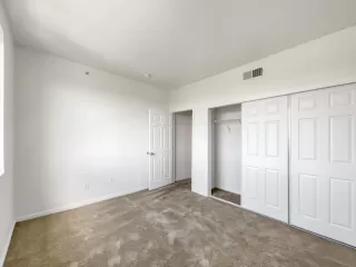 Photo #4: 224034425 Listing