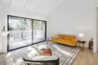 Photo #3: 224034446 Listing